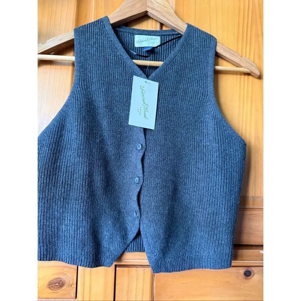NWT Universal Thread Ribbed Knit Button-Front Sweater Vest – Size Small - Picture 3 of 10